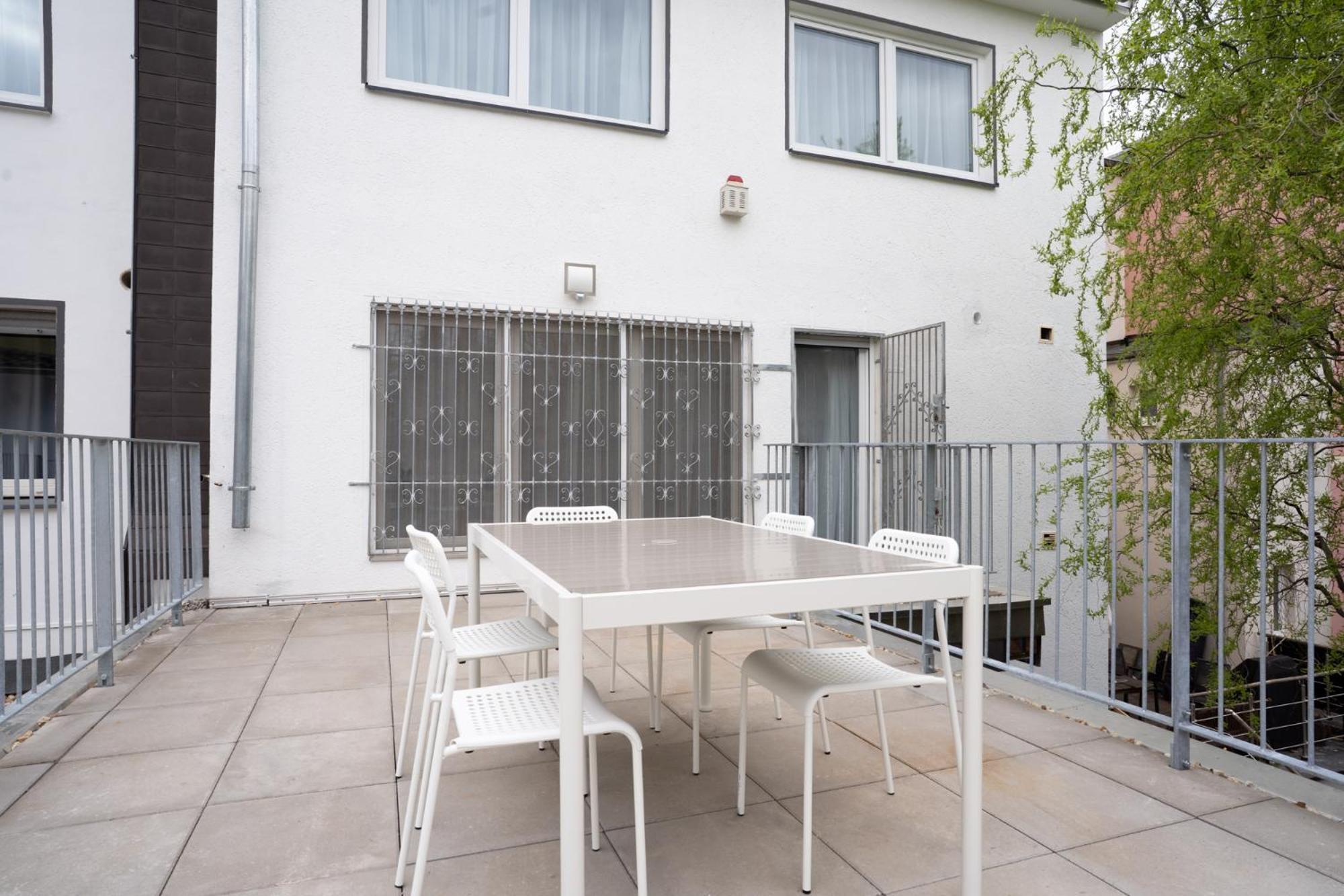 I Private Parking I Home2share Apartment Bonn